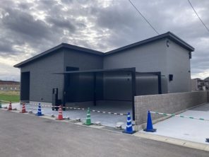 【高松市小村町】タイルテラスのある大人な平屋の家。完成見学会開催！